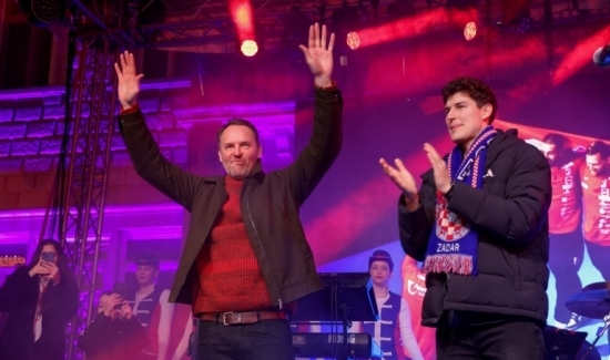 Druženje s rukometnim reprezentativcima na Narodnom trgu