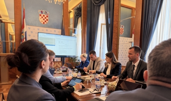 Održan Kolegij gradonačelnika; od rekonstrukcije Autobusnog kolodvora i Muzeja košarke Jazine do ispraćajnice na Velom Ižu