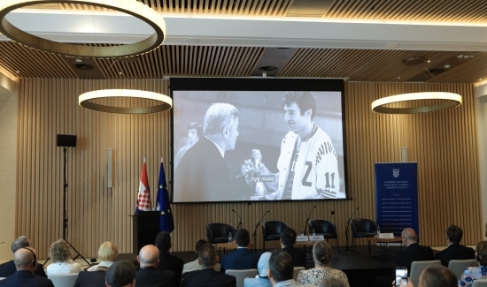 Diplomatski zbor u Zadru i Zadarskoj županiji, predstavljena autobiografija “The Smile” posvećena legendarnom Kreši Ćosiću