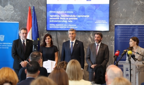 Gradu Zadru dodijeljena dva nova ugovora za škole na Plovaniji i Voštarnici